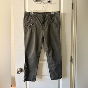 GAP Womens Cropped Pants with Zip Pockets